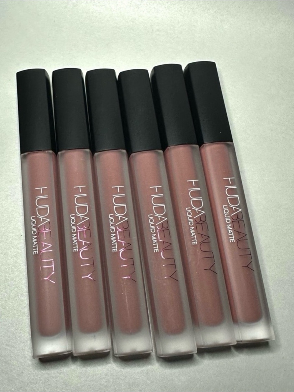 HUDA BEAUTY Liquid Matte Lipstick Set — Dusty Rose Nude